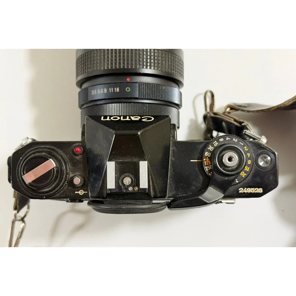 Canon EF 35mm‎ Film SLR Camera Black Vintage Macro 35-105mm Zoom Lens Strap